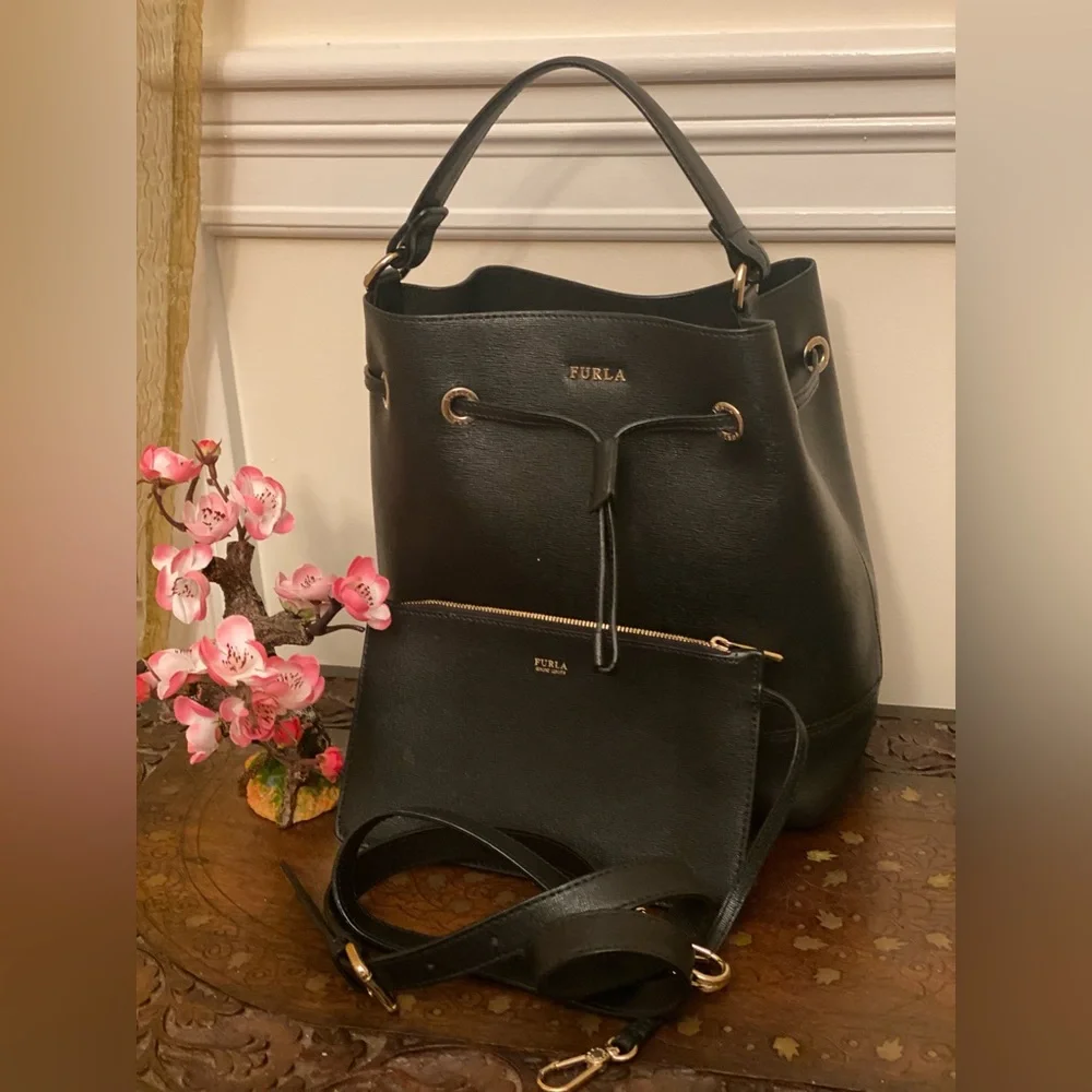 Furla bucket bag with pouch and CB strap